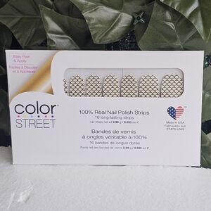 Color Street Black and Cream Nail Strips Mermaid‎ Black White